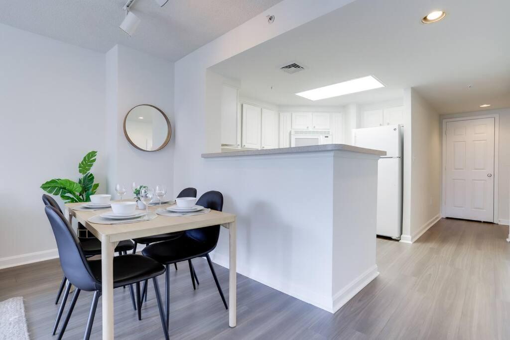 Bright Apartment Walk To Ballston Metro อาร์ลิงตัน ภายนอก รูปภาพ