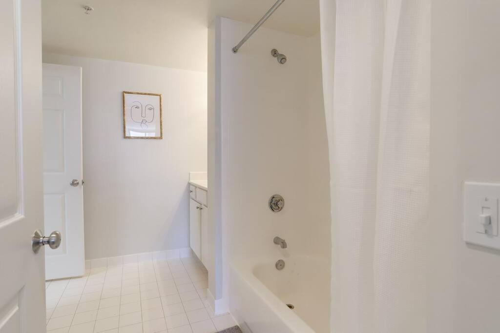 Bright Apartment Walk To Ballston Metro อาร์ลิงตัน ภายนอก รูปภาพ